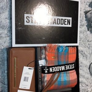 Wallet and scarf set !